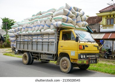 Rice Truck Images Stock Photos Vectors Shutterstock