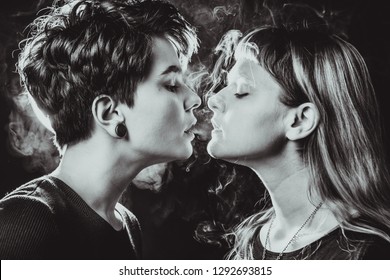 Kiss lesbian smoking