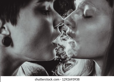 Kiss lesbian smoking