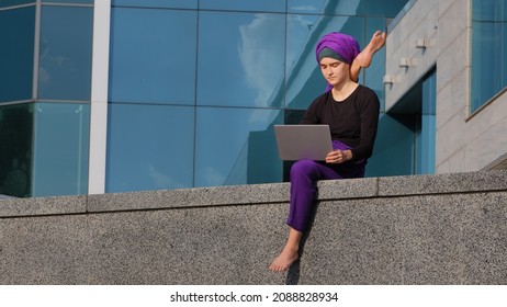 Legs Behind Head Images Stock Photos Vectors Shutterstock