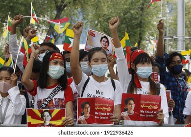 February Bangkokthailandnld Supporters Bangkok Protesting Outside