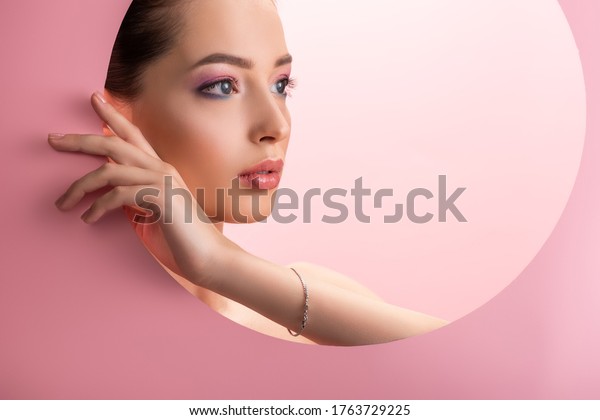 Retrato De Una Hermosa Mujer Desnuda Foto De Stock Shutterstock