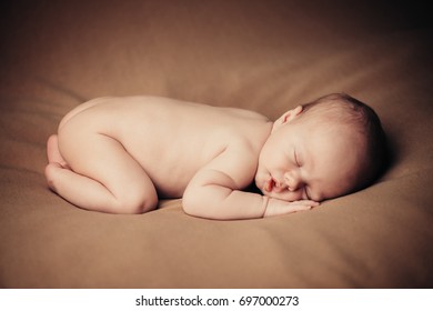 Naked Newborn Baby Sleeping Basket View Stock Photo Edit Now 559491514