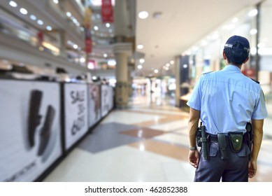 2 318 Mall Security Guard Images Stock Photos Vectors Shutterstock