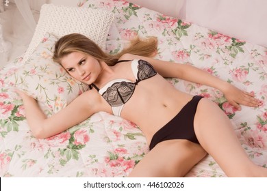 Sexual Woman Lingerie Posing Boudoir Foto Stok 446102026 Shutterstock