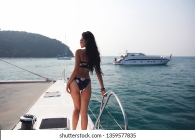 Sexy Asia Woman Bikini Stand Posting Foto Stok 1359577835 Shutterstock