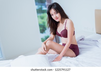 Sexy Asian Woman Lingerie Sitting On Foto Stok Shutterstock