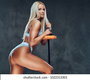 Sexy Blonde Fitness Model Posing Barbell Foto De Stock 1022313301