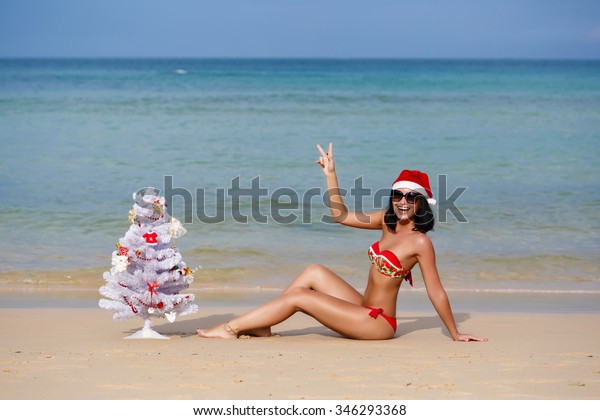 Sexy Girl Santa Bikini On Beach Stock Photo 346293368 Shutterstock