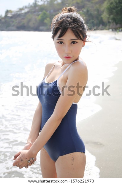 Sexy Lady Mini Bikini Big Boobsjapanese Foto De Stock