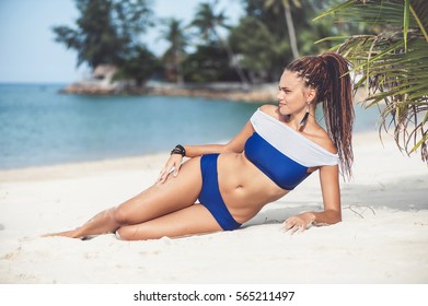 Sexy Model Wearing Bikini BeachẢnh có sẵn565211497 Shutterstock