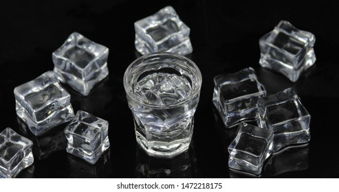 Five Transparent Ice Cubes Isolated On 스톡 일러스트 1189072276 Shutterstock