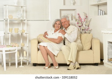 Two Elderly People Sitting Home On Foto De Stock Shutterstock