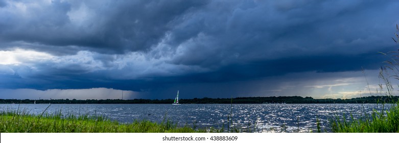 Wolken Dunkel Images Stock Photos Vectors Shutterstock