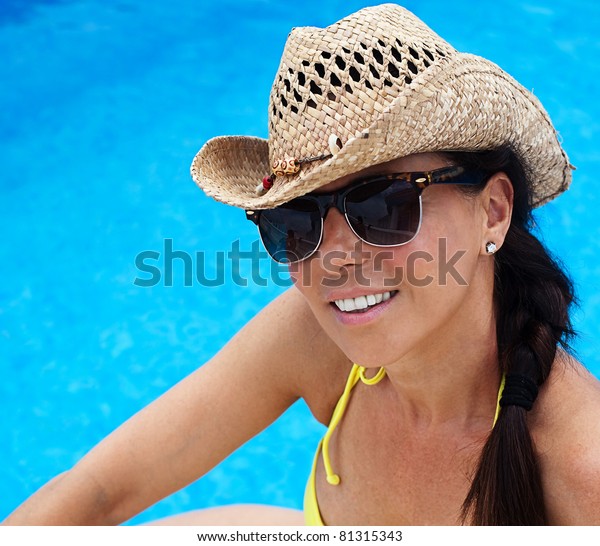 Woman Relaxing Pool Sunglasses Straw Hat Stock Photo 81315343