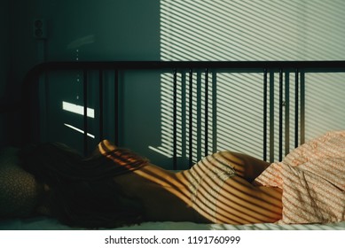 38 802 Women Naked Bed Images Stock Photos Vectors Shutterstock