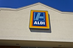 Indianapolis - Circa April 2016: Aldi Discount Supermarket. Aldi is Simply Smarter Shopping II