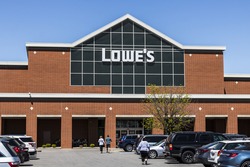 Indianapolis - Circa April 2017: Lowe's Home Improvement Warehouse. Lowe's operates retail home improvement and appliance stores in North America V