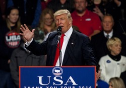 Des Moines Iowa, USA, 8th December, 2016
President Elect Donald Trump at the Victory thank you rally in Des Moines. Trump addresses the crowd of supporters that swept him to victory in the campaign
