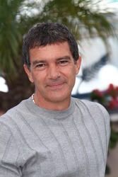 CANNES, FRANCE - MAY 19: Actor Antonio Banderas attends 'The Skin I Live In' Photocall at Palais des Festivals during the 64th Cannes Film Festival on May 19, 2011 in Cannes, France