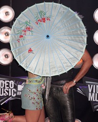 LOS ANGELES - AUG 28: Katy Perry, Russell Brand arriving at the 2011 MTV Video Music Awards at the LA Live on August 28, 2011 in Los Angeles, CA