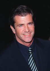 28JAN99: Actor MEL GIBSON at the world premiere, in Los Angeles, of his new movie "Payback" in which he stars with Maria Bello, Deborah Kara Unger & Lucy Liu. Paul Smith / Featureflash