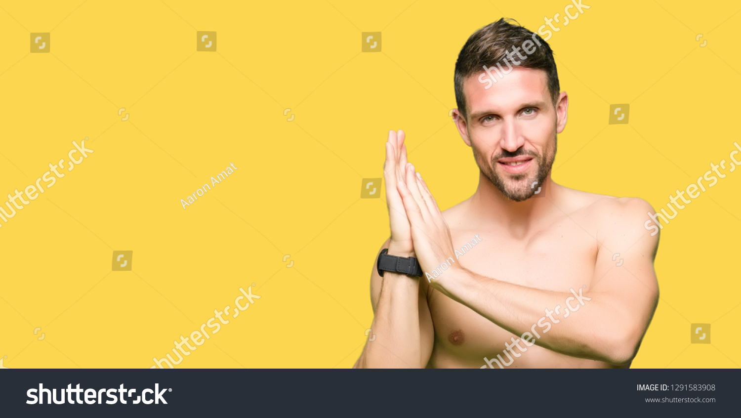 Handsome Shirtless Man Showing Nude Chest库存照片1291583908 Shutterstock