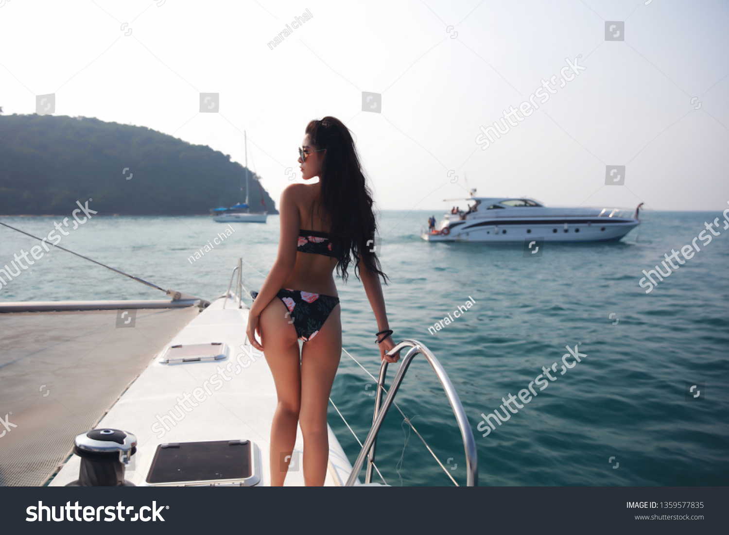 Sexy Asia Woman Bikini Stand Posting Foto Stok Shutterstock