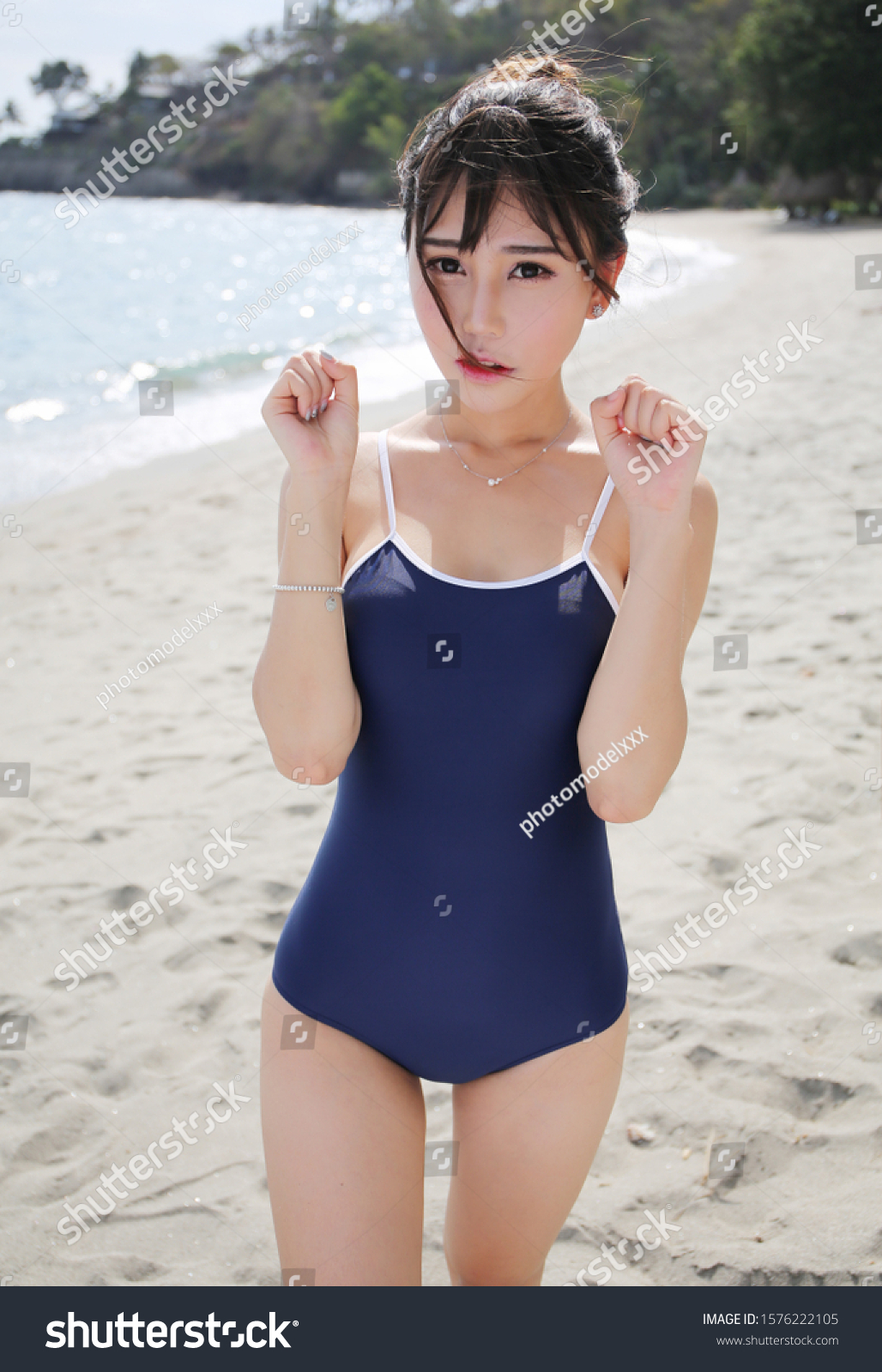 Sexy Lady Mini Bikini Big Boobsjapanese Foto Stock 1576222105