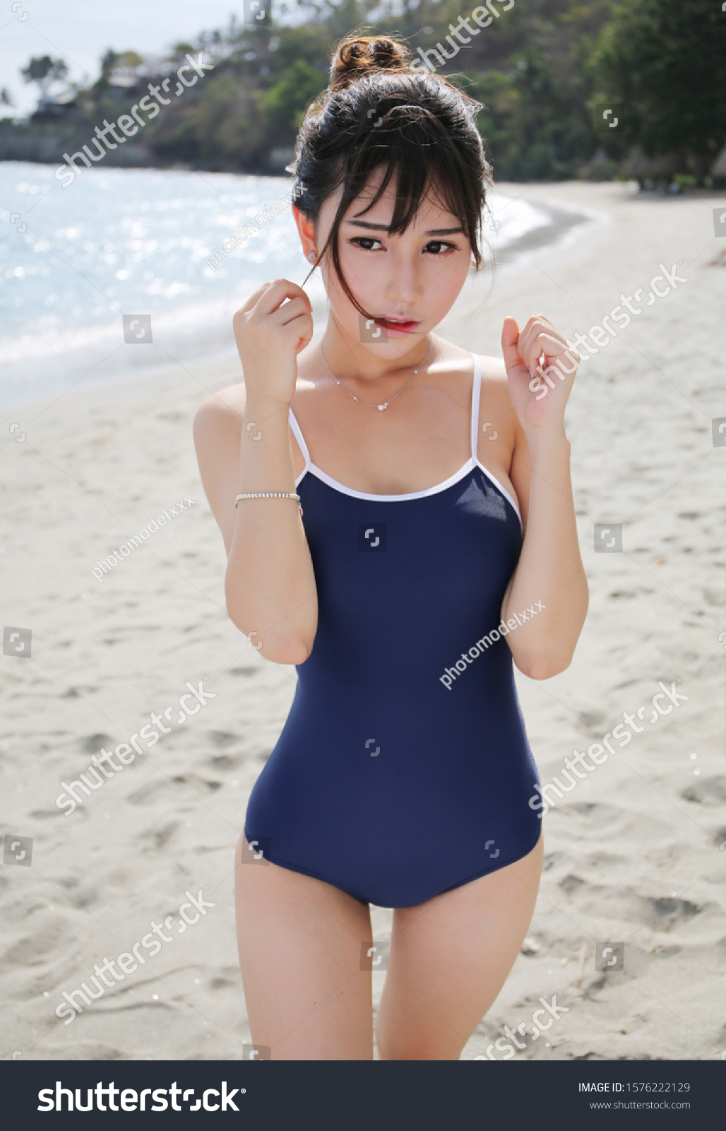 Sexy Lady Mini Bikini Big Boobsjapanese Foto Stok Shutterstock