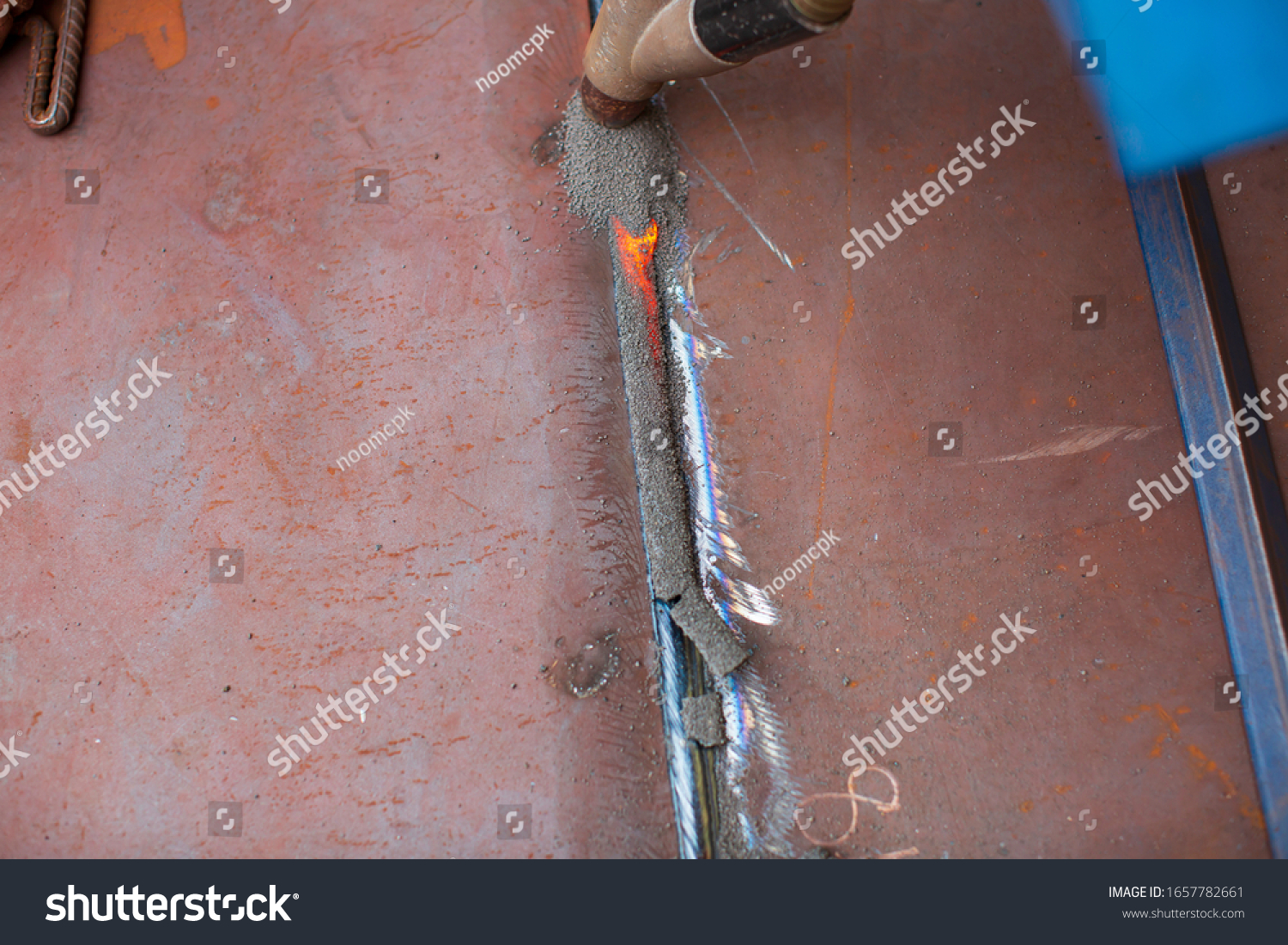 Welding Hard Surfacing Tank Bottom Plate Foto Stok