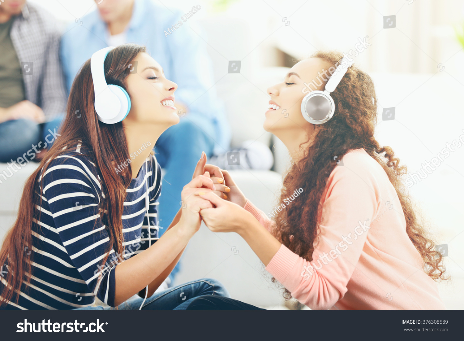 Listening couple