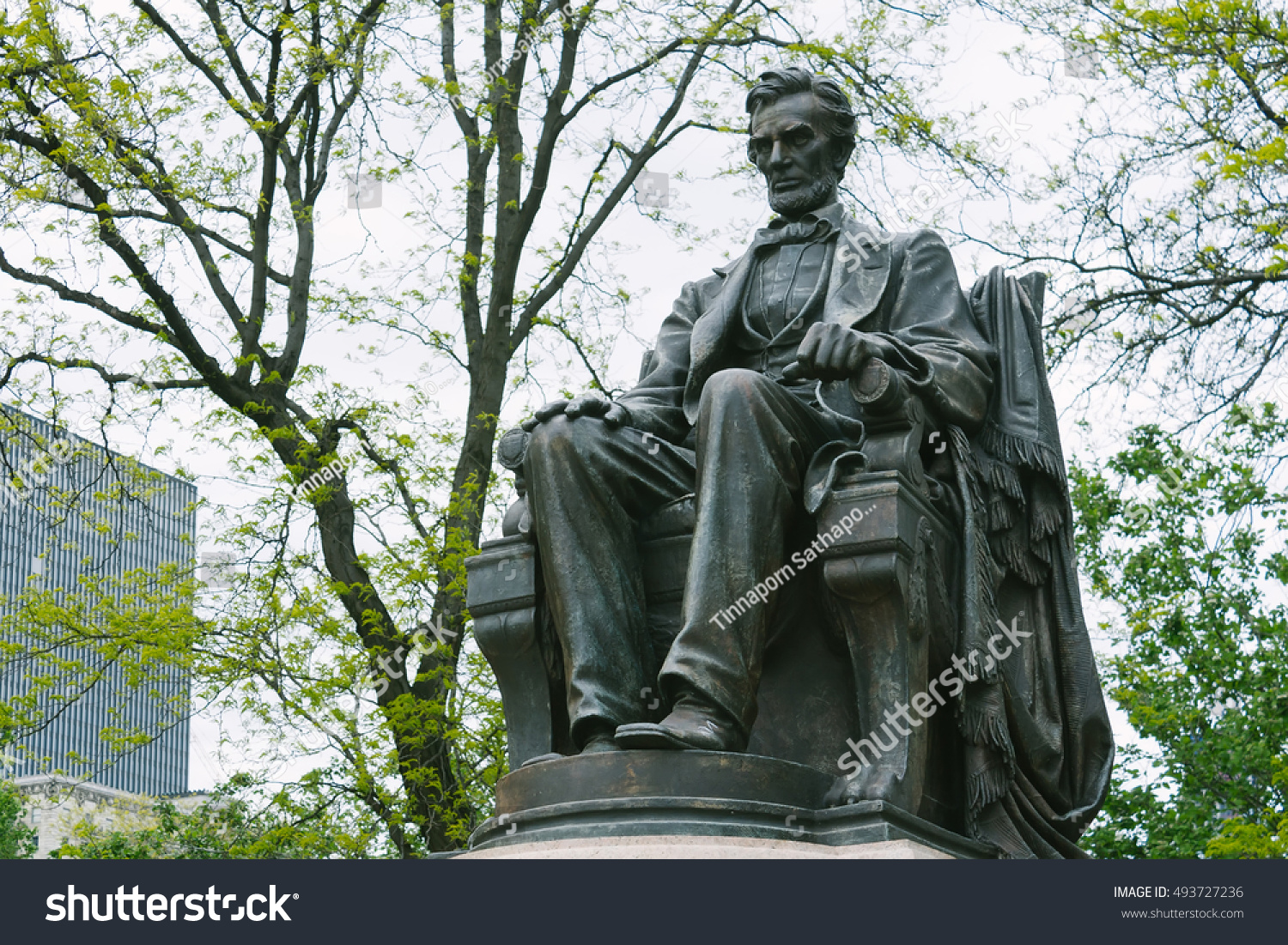 Abraham Lincoln Statue Grant Park Chicago Stock Photo 493727236