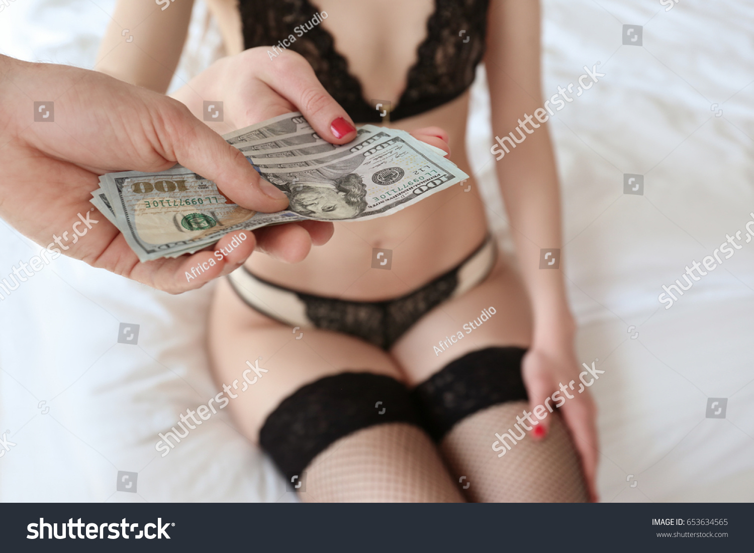 Секс Маленький Девушка За Деньгами