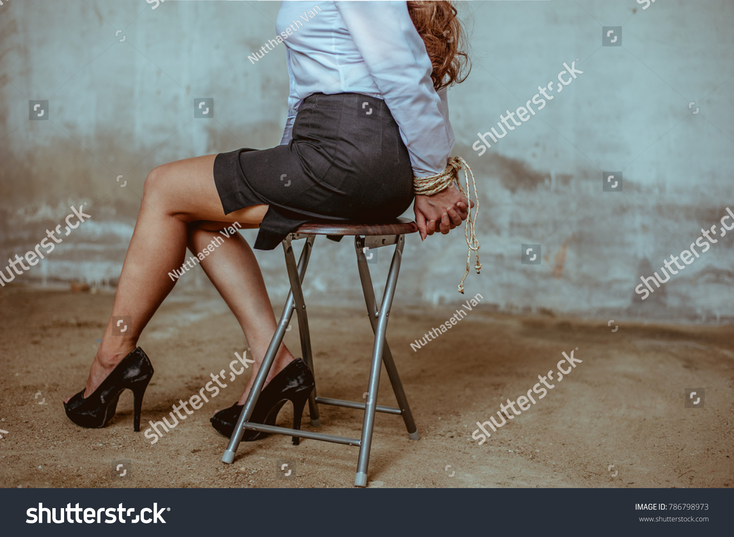 Blonde bound chair