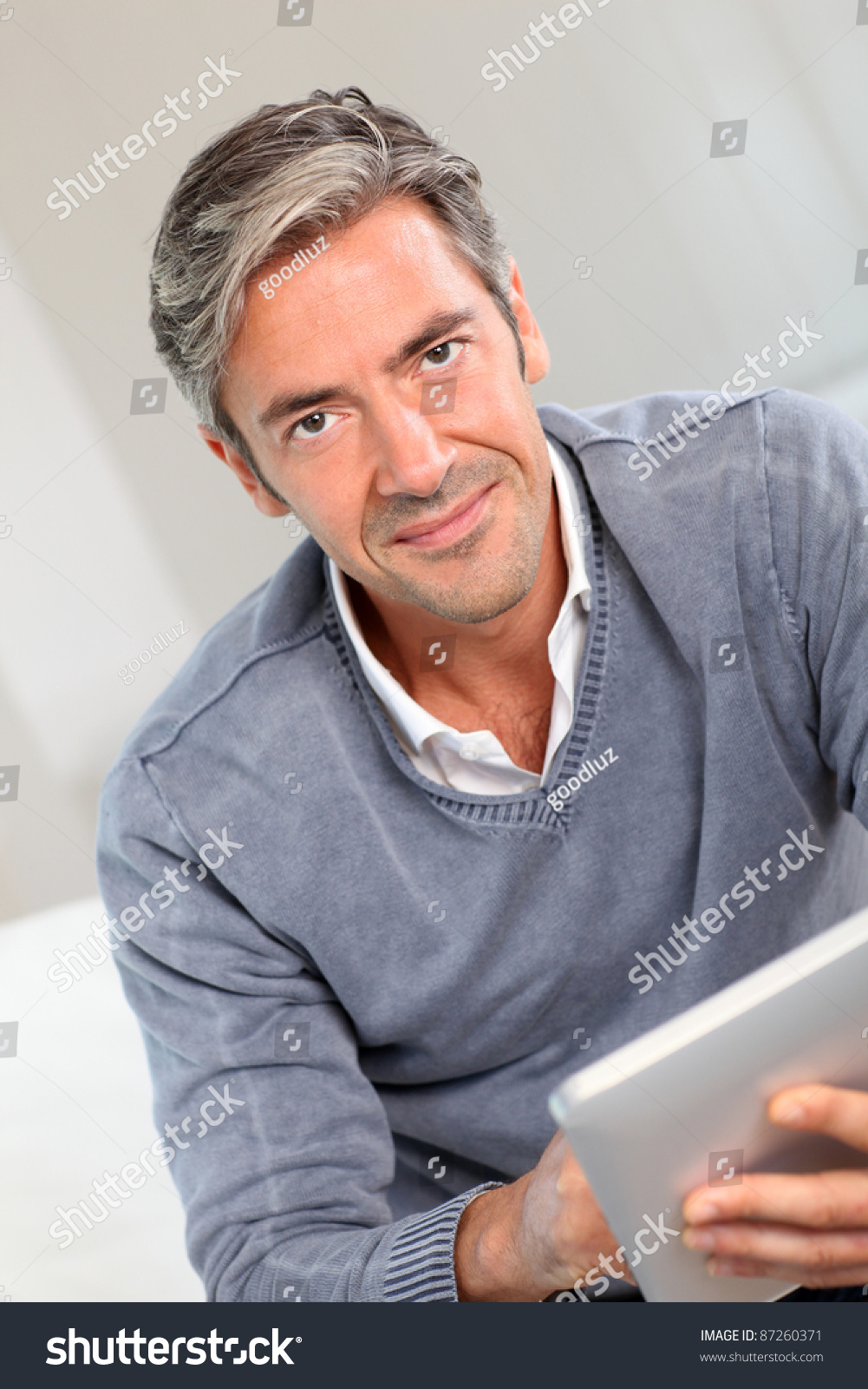 dating man 40 years older A survey in 2003 by aarp of 2,094 older single women, 40 to 69, found that 20 percent were dating or had recently dated a man at least five years younger christie nightingale, founder of premier match, a matchmaking service that charges from $6,500 to $50,000 and has 10,000 members in its database,. dating man 40 years older A survey in 2003 by aarp of 2,094 older single women, 40 to 69, found that 20 percent were dating or had recently dated a man at least five years younger christie nightingale, founder of premier match, a matchmaking service that charges from $6,500 to $50,000 and has 10,000 members in its database,.