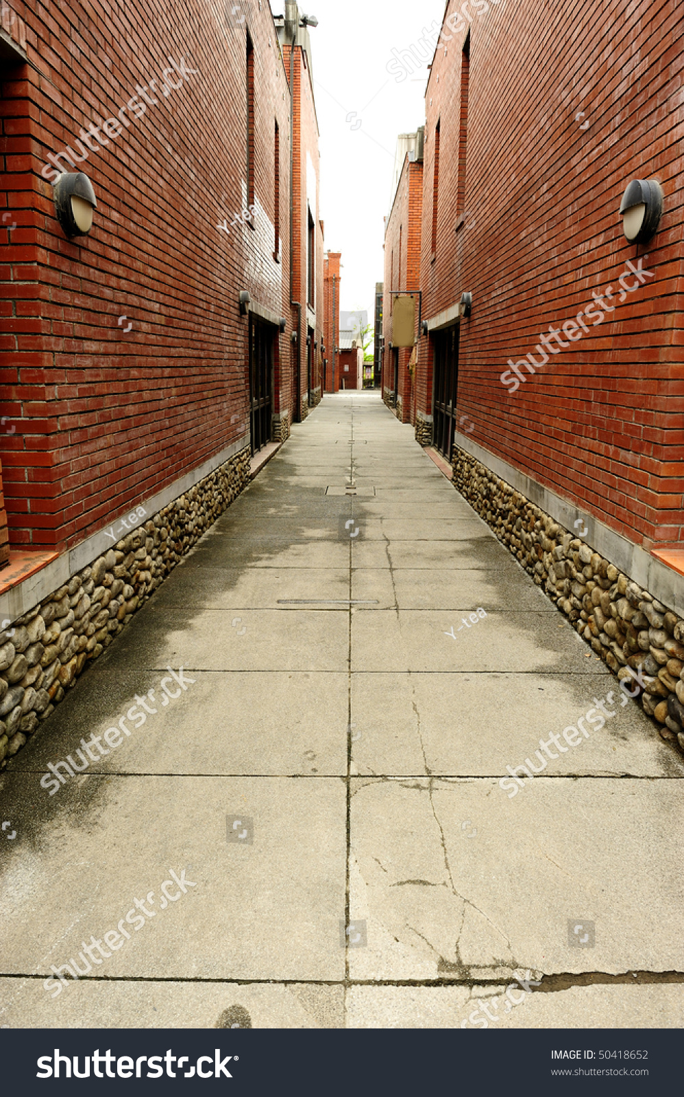 Alley Between Buildings Images Stock Photos Vectors Shutterstock