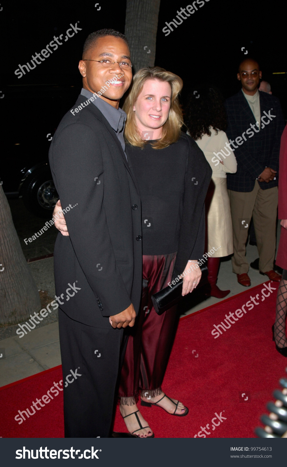 stock-photo-actor-cuba-gooding-jr-wife-at-the-los-angeles-premiere-of-his-new-movie-men-of-honor-nov-99754613.jpg