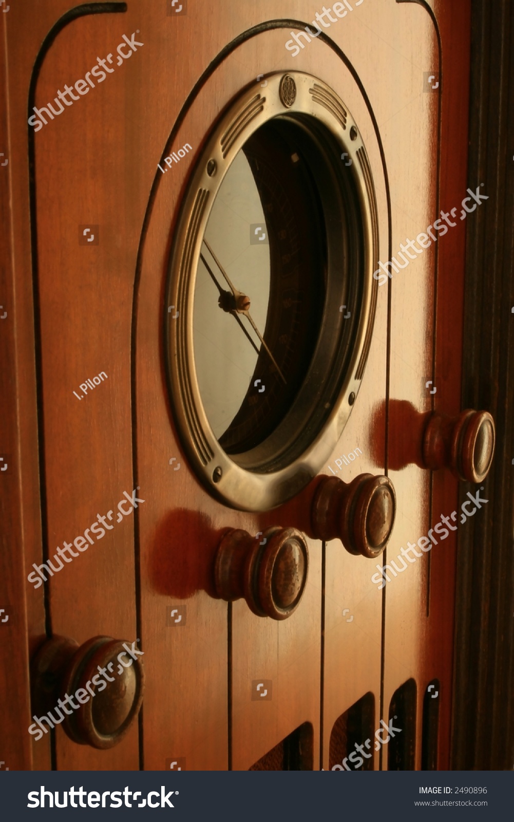 Antique Vacuum Tube Driven Wood Radio, Made By General Electric In 1930 ...