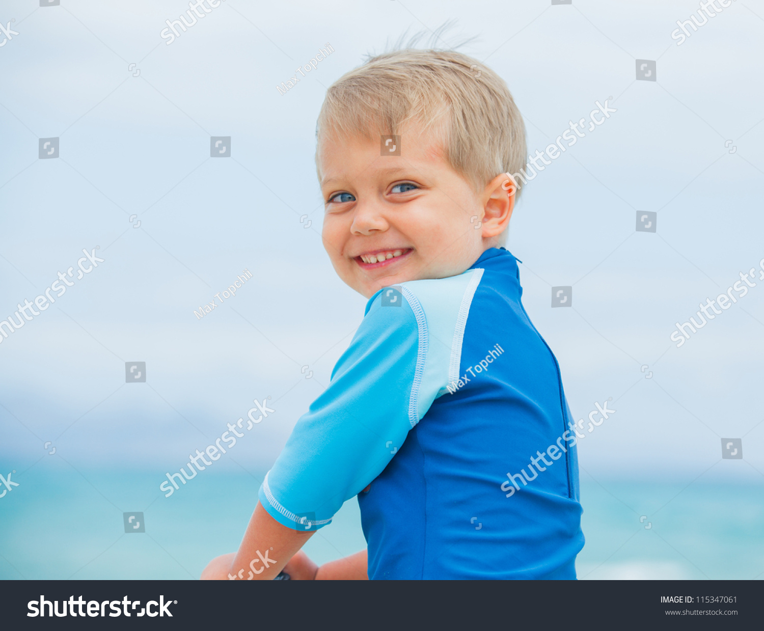 2 guys runing cute white blond girl with big copy tits and c 3