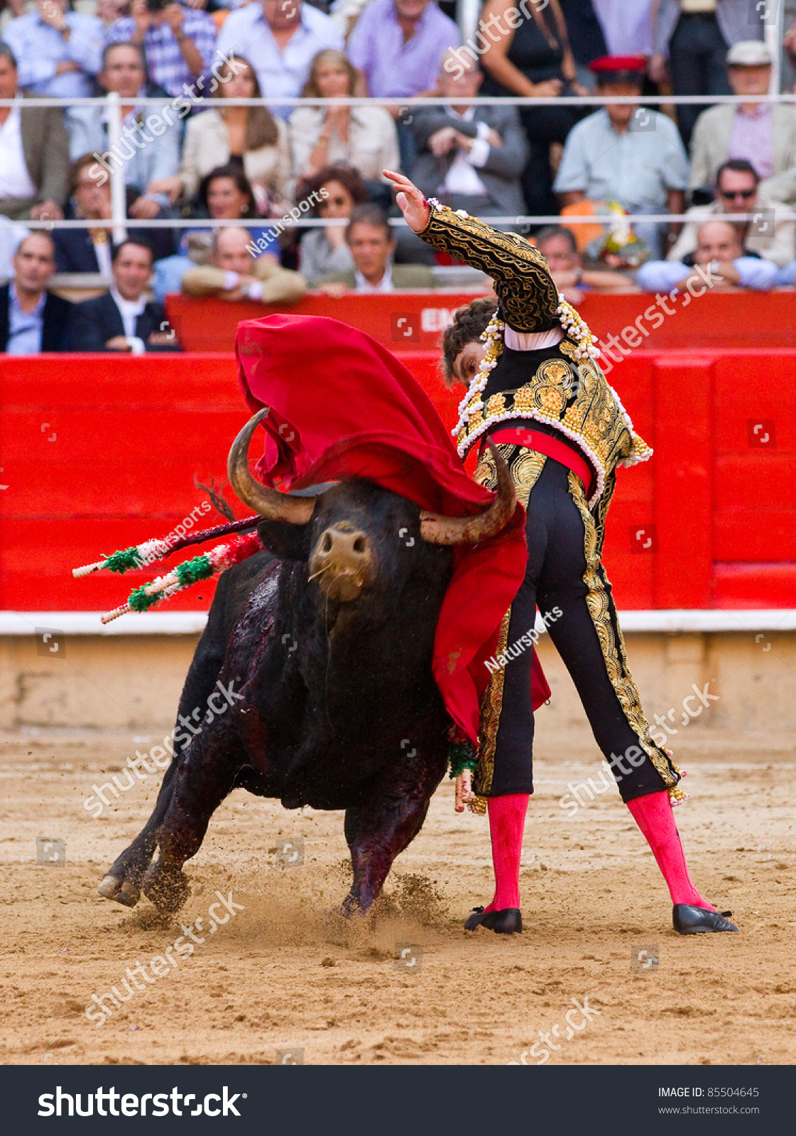 barcelona-september-25-the-famous-spanish-torero-jose-tomas-perform