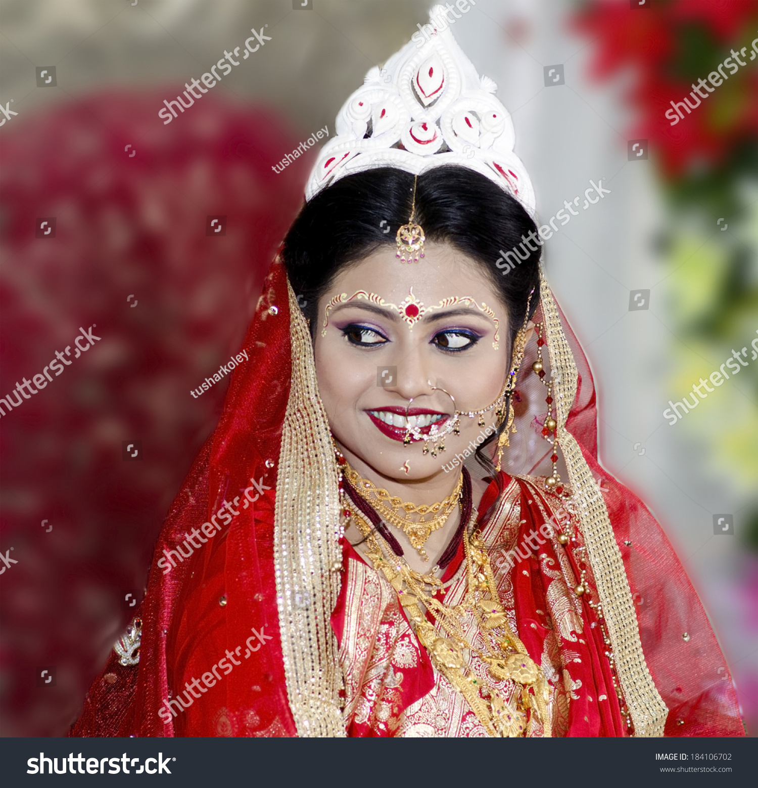 Beautiful Bengali Bride Stock Photo 184106702 Shutterstock