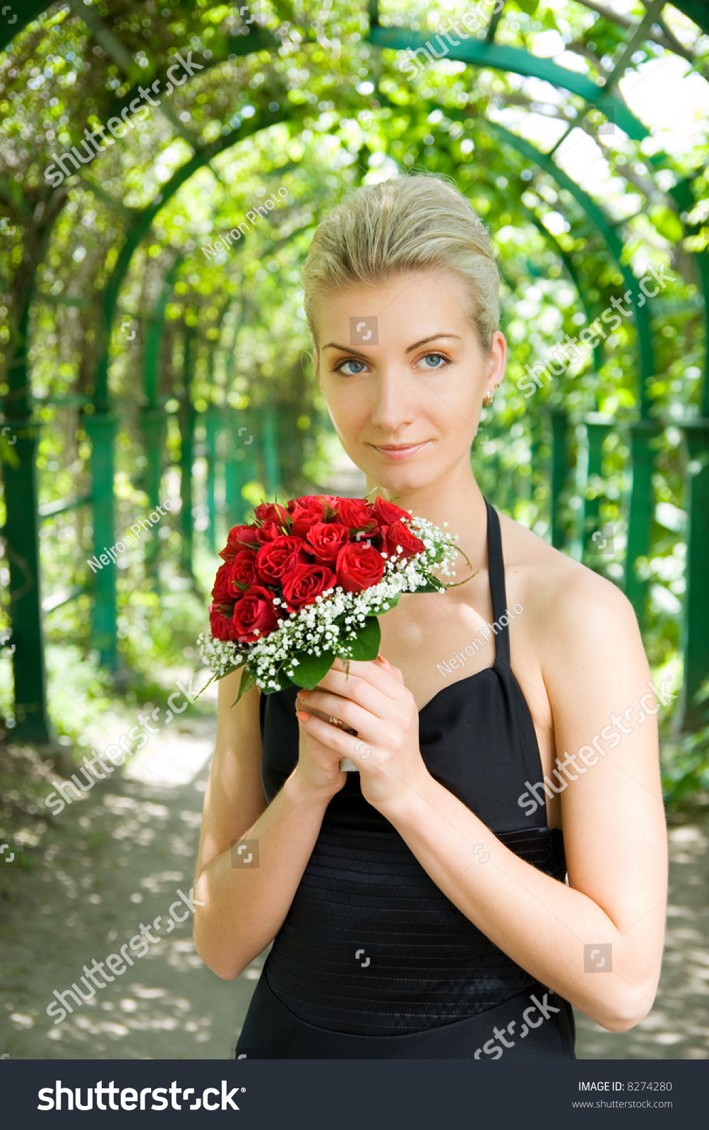 beautiful blond with roses julia bond sex scene