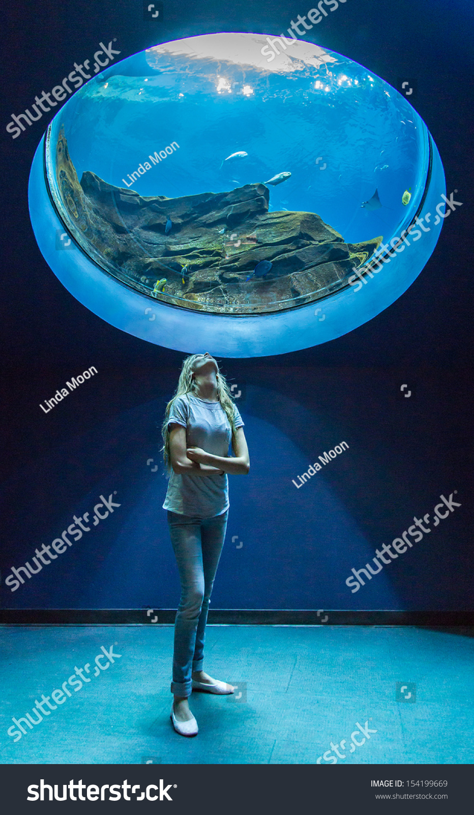 Beautiful Girl At The Aquarium Stock Photo 154199669 : Shutterstock