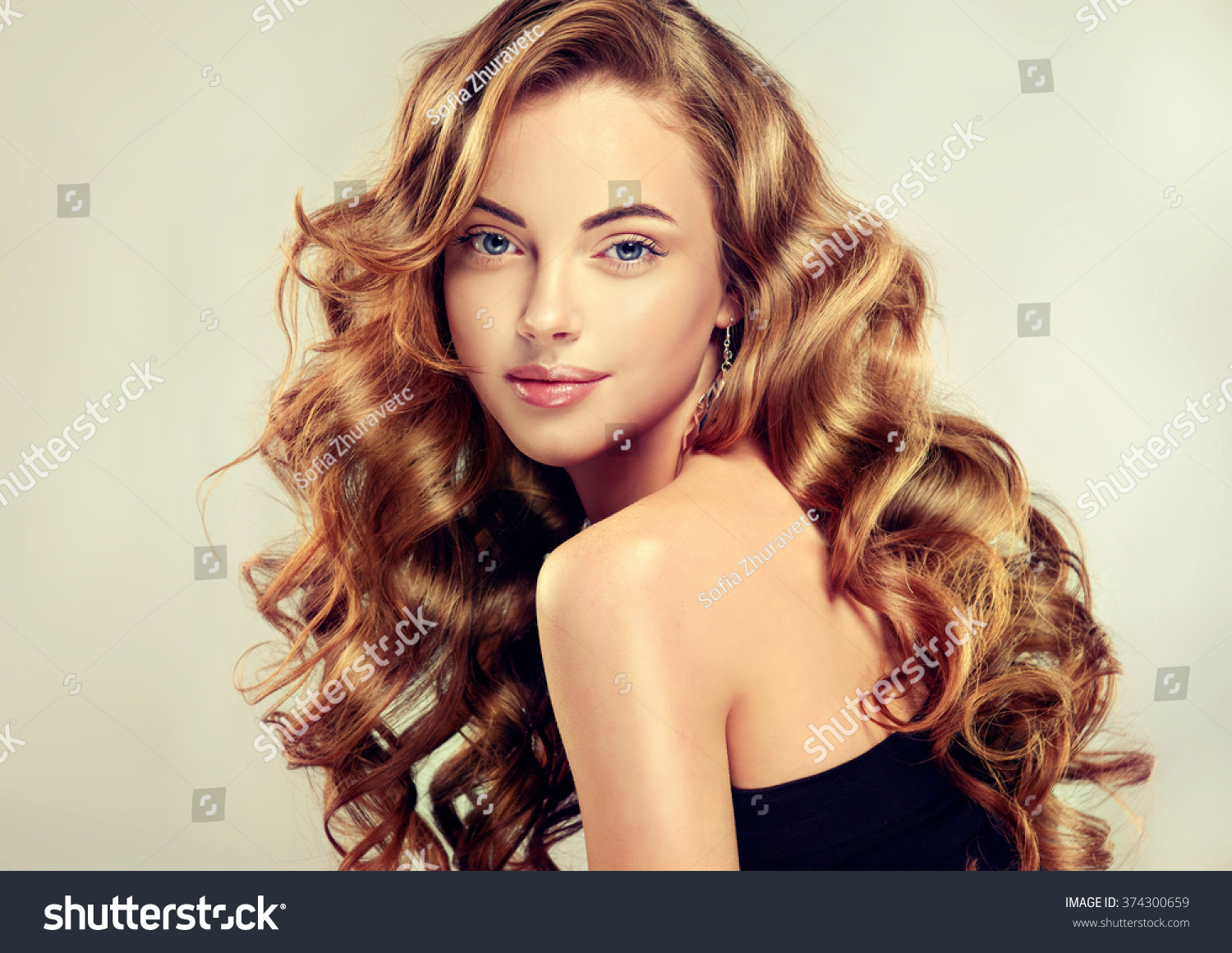 Beautiful Girl With Long Wavy Hair Brunette With Curly Hairstyle 4382