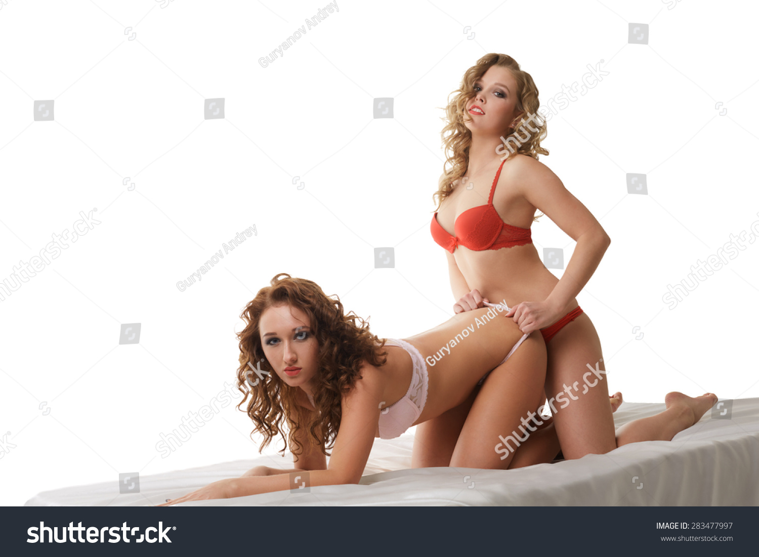 Beautiful Lesbians Sex 106