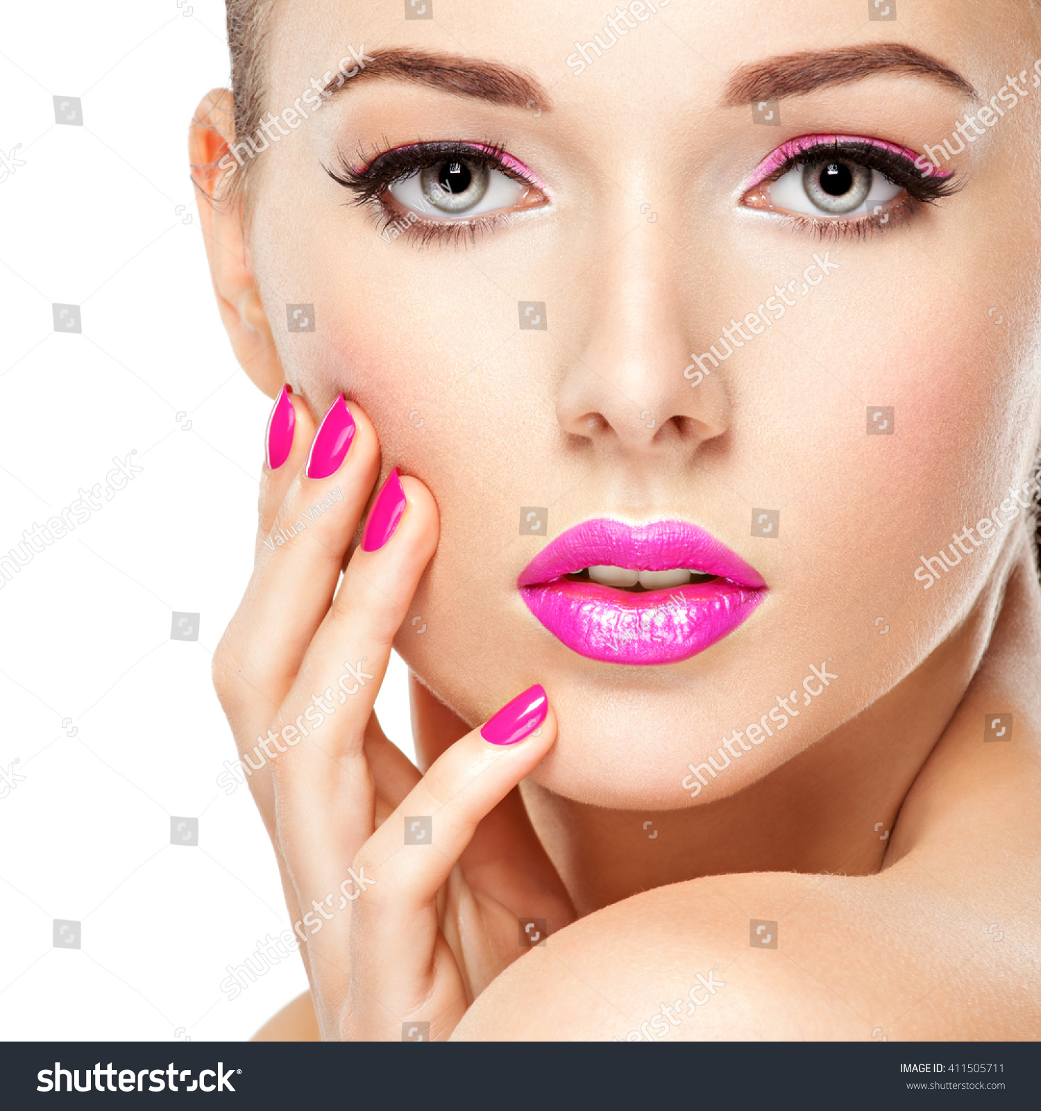 Short nail art: short nails can also make a different charm