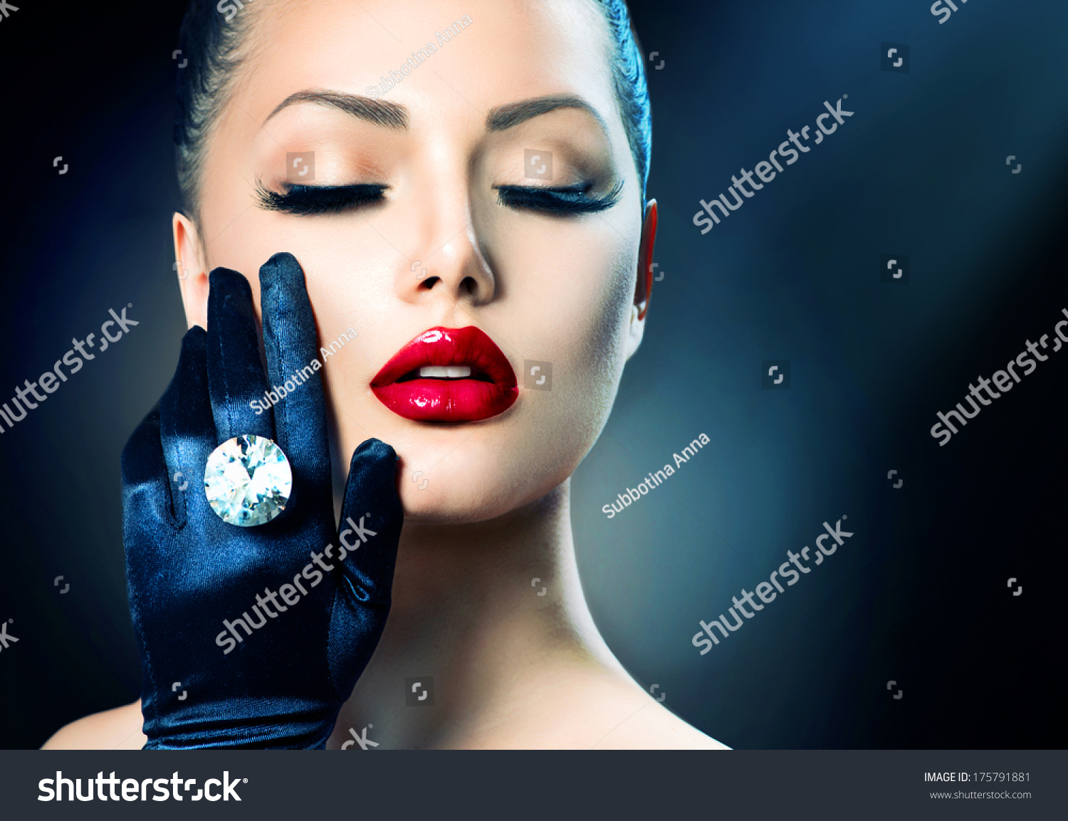 Beauty Fashion Glamour Girl Portrait Vintage Style Girl Wearing Gloves