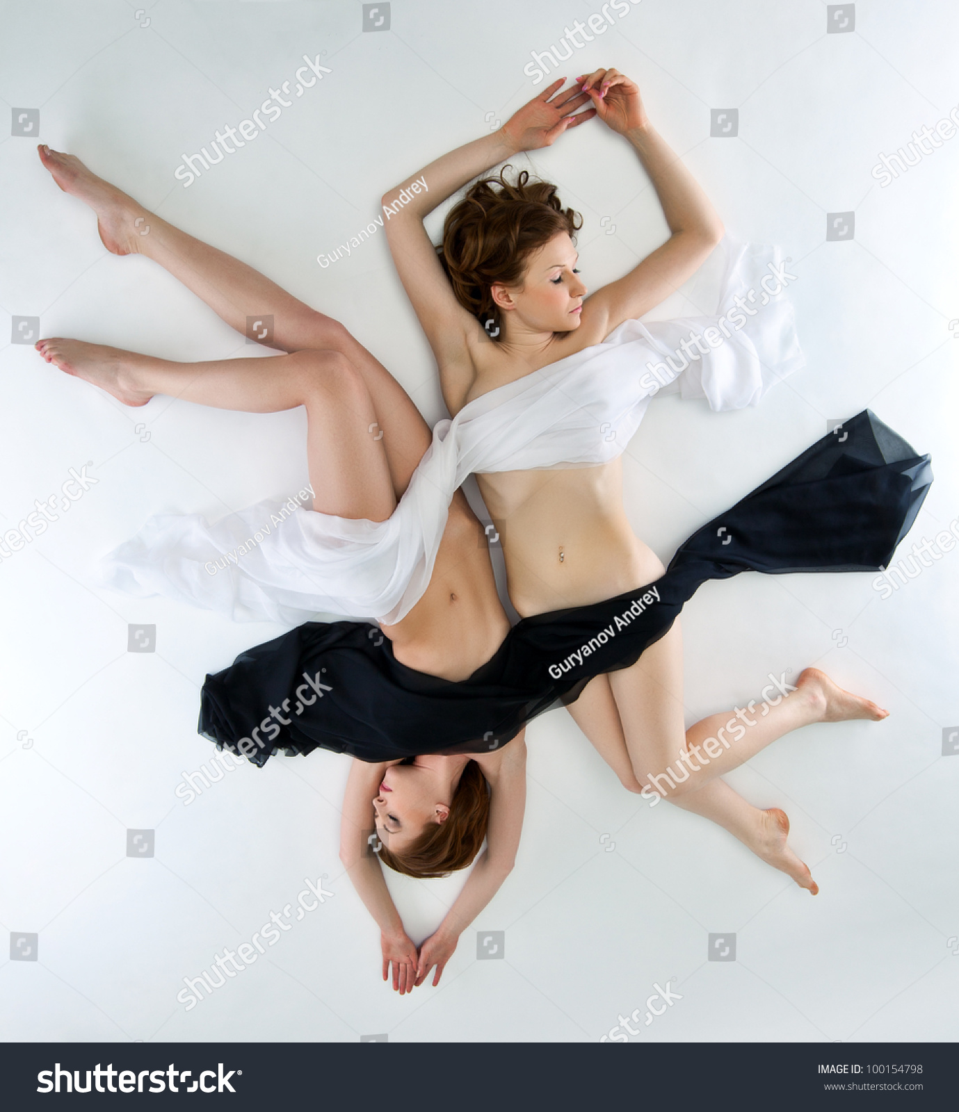 Beauty Naked Woman Yin Yang Position Stockfoto Shutterstock