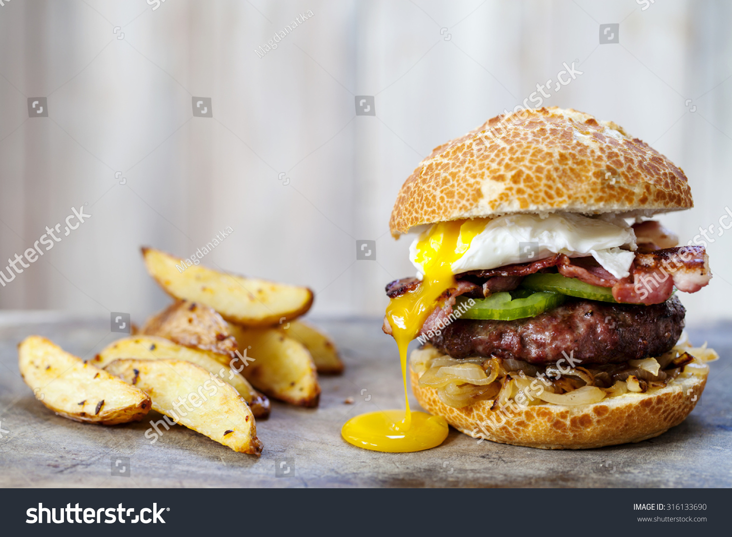 Beef Burger Bacon Egg Stock Photo 316133690 - Shutterstock